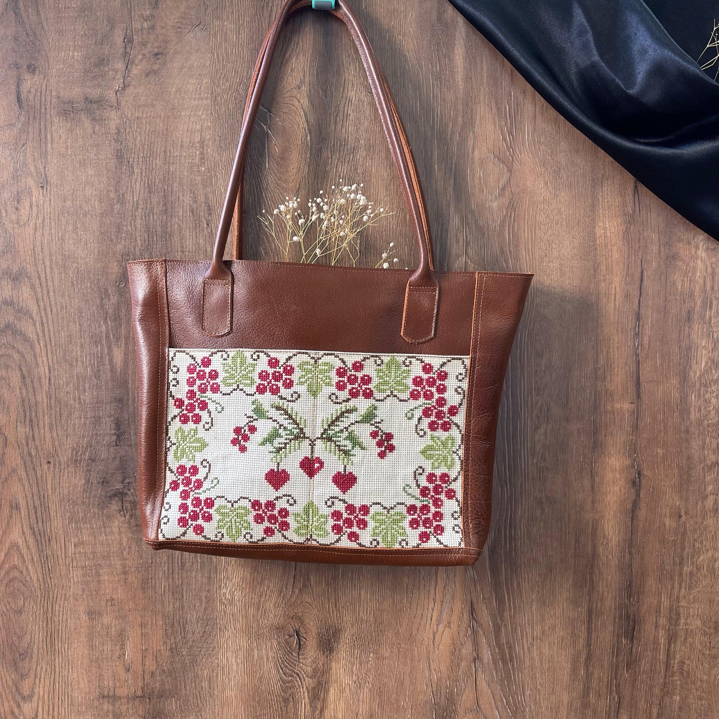 Grape Classic Brown Bag Leather with Tatreez