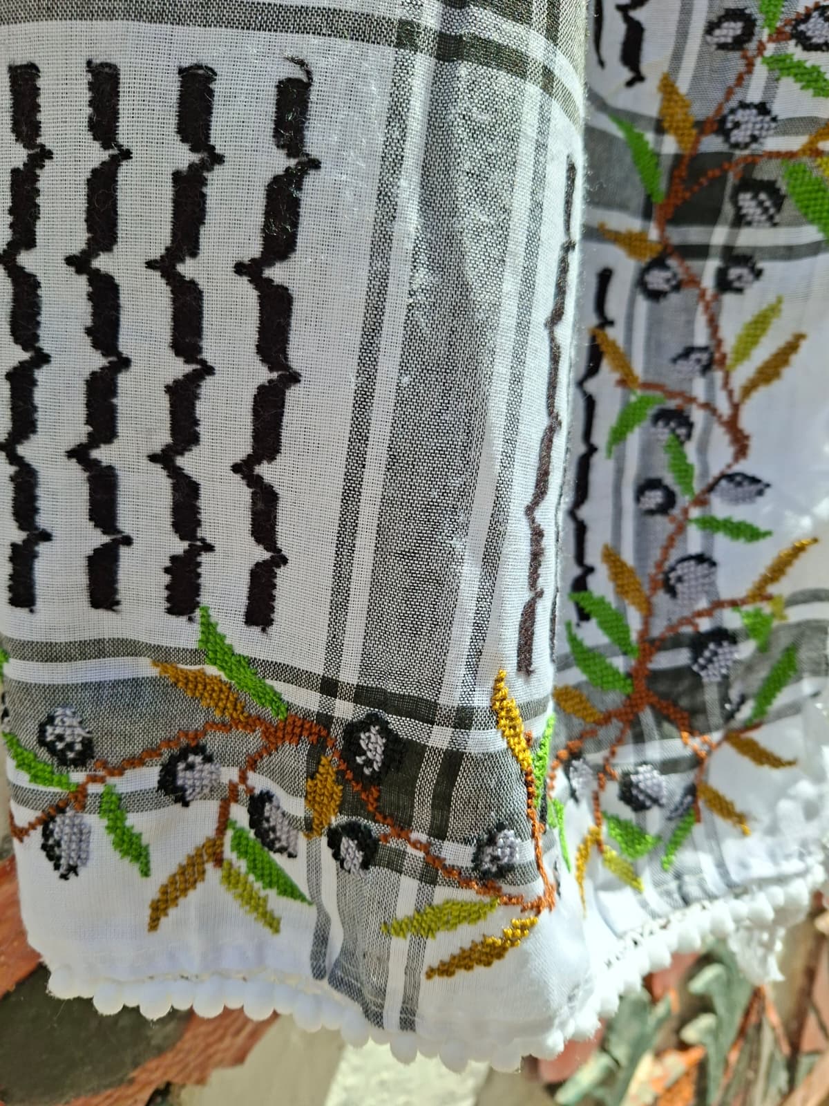 Black & White Kufiya Tatreez with olive leaf (عرق الزيتون)