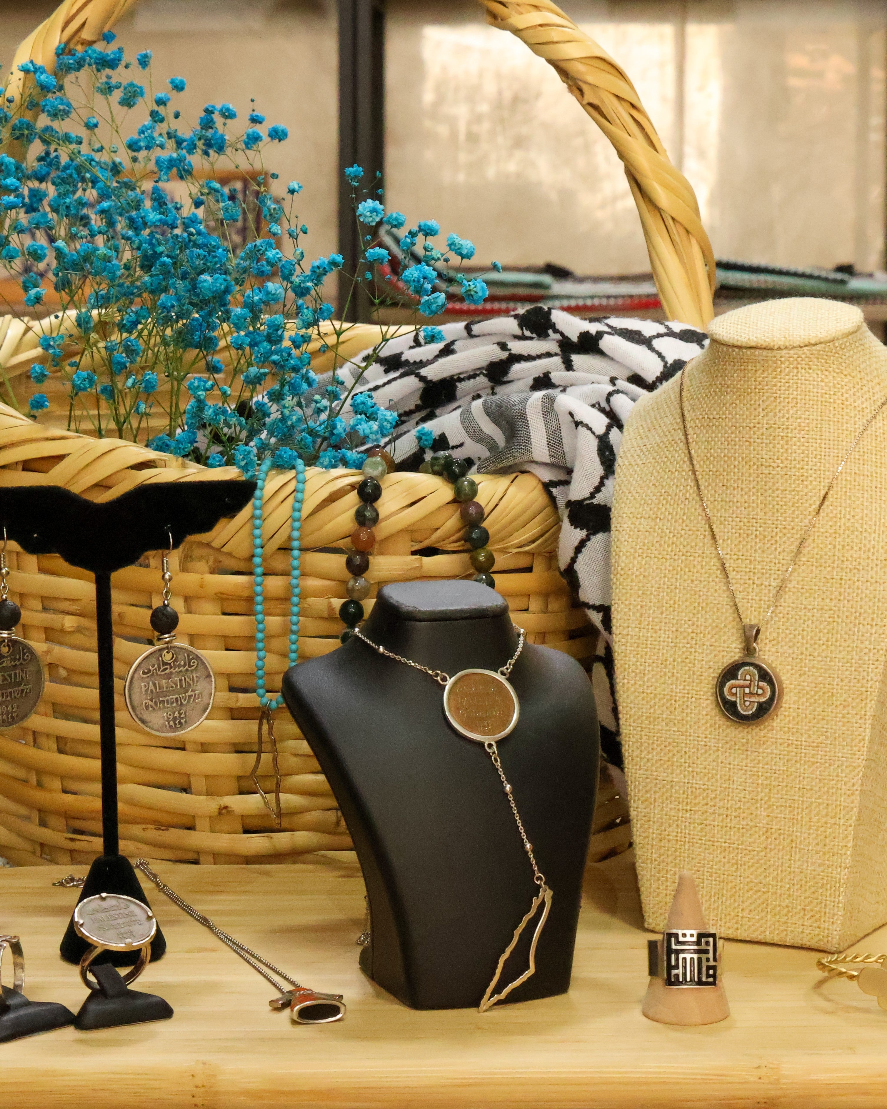 Accessories – Darnah Gallery