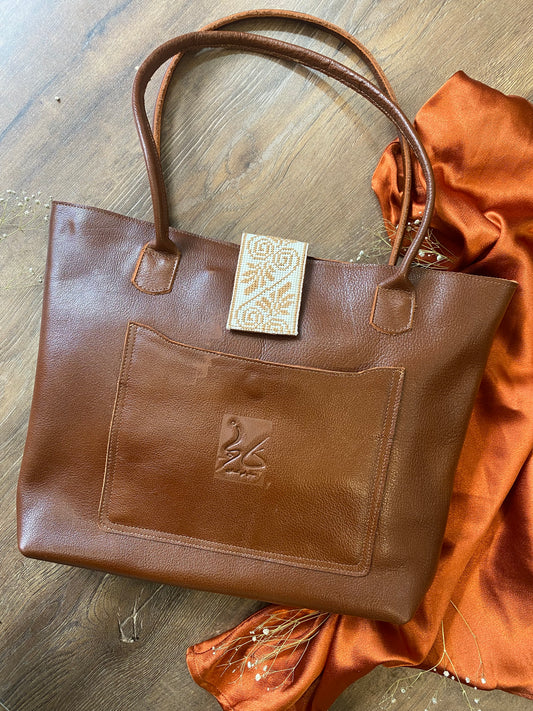 Classic Tan Tote Leather with Tatreez Closure