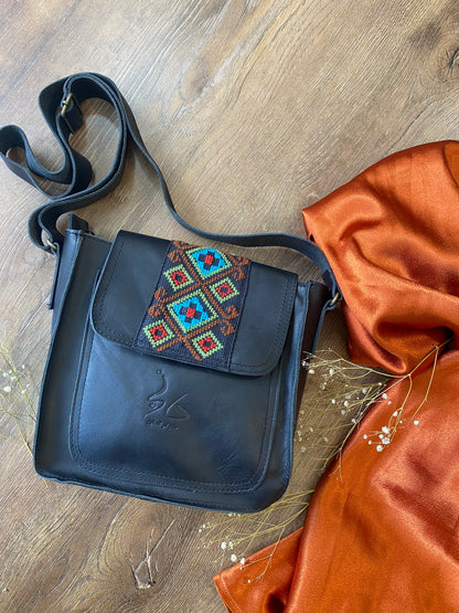 "Khalti Ola" Leather CrossBody Purse