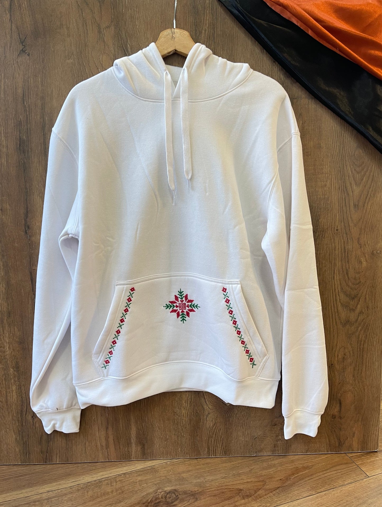 Unisex White Tatreez Hoodie with a Modern Touch