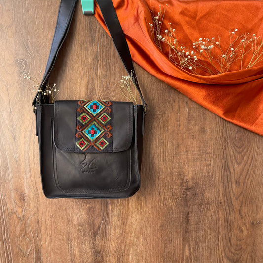 "Khalti Ola" Leather CrossBody Purse