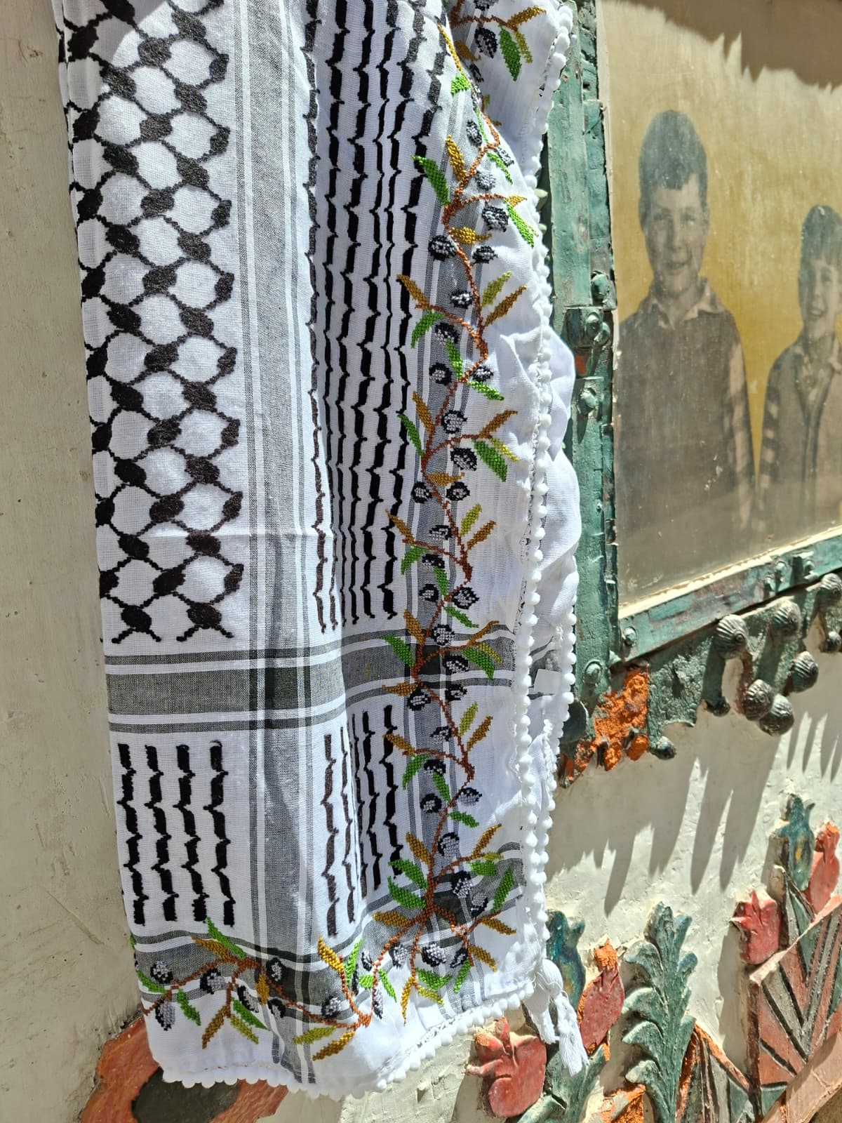 Black & White Kufiya Tatreez with olive leaf (عرق الزيتون)